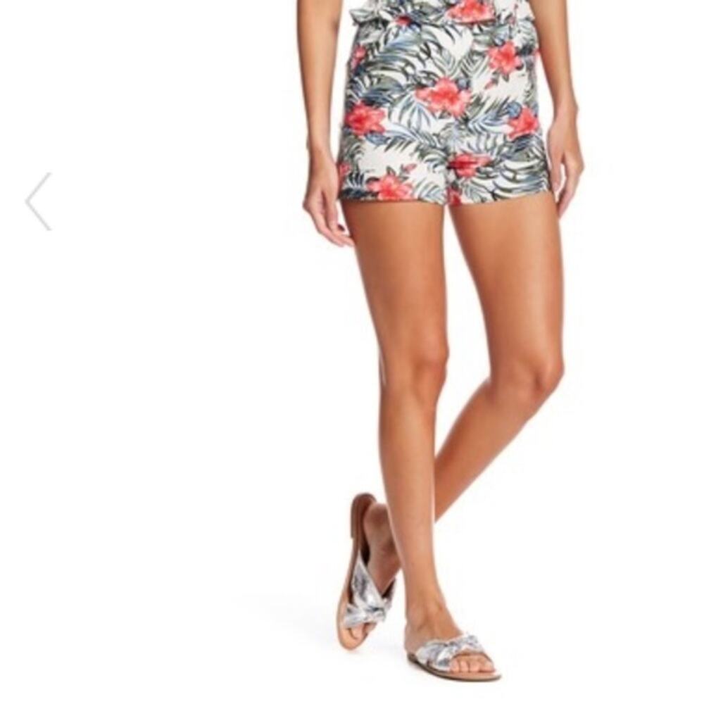 Tea & Cup Linen Ruffle Floral shorts